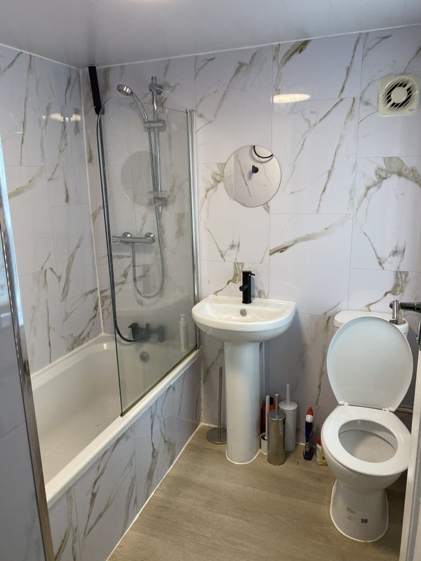 Room Lutwyche Road in Greater London