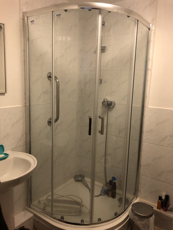 Room Lower Addiscombe Road in Greater London