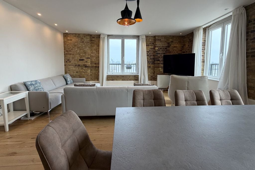Flat Bank Street in Greater London