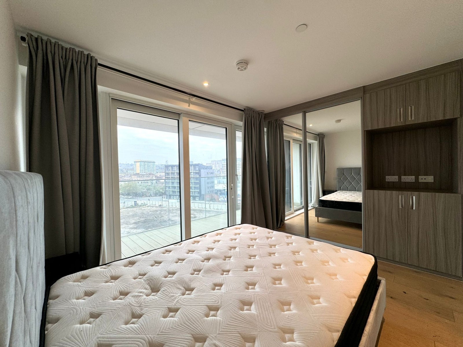 Flat Duke of Wellington Avenue in Greater London