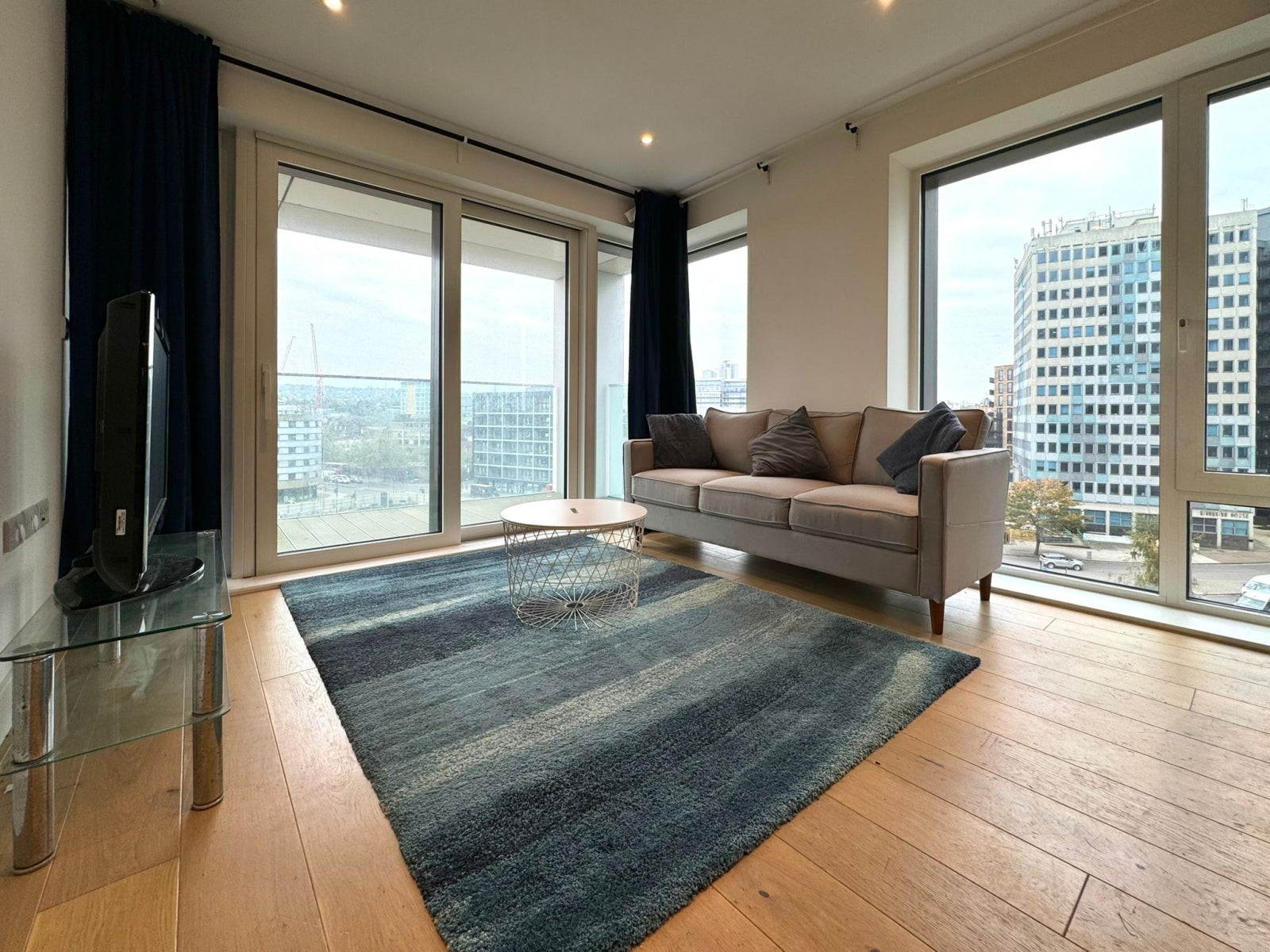 Flat Duke of Wellington Avenue in Greater London