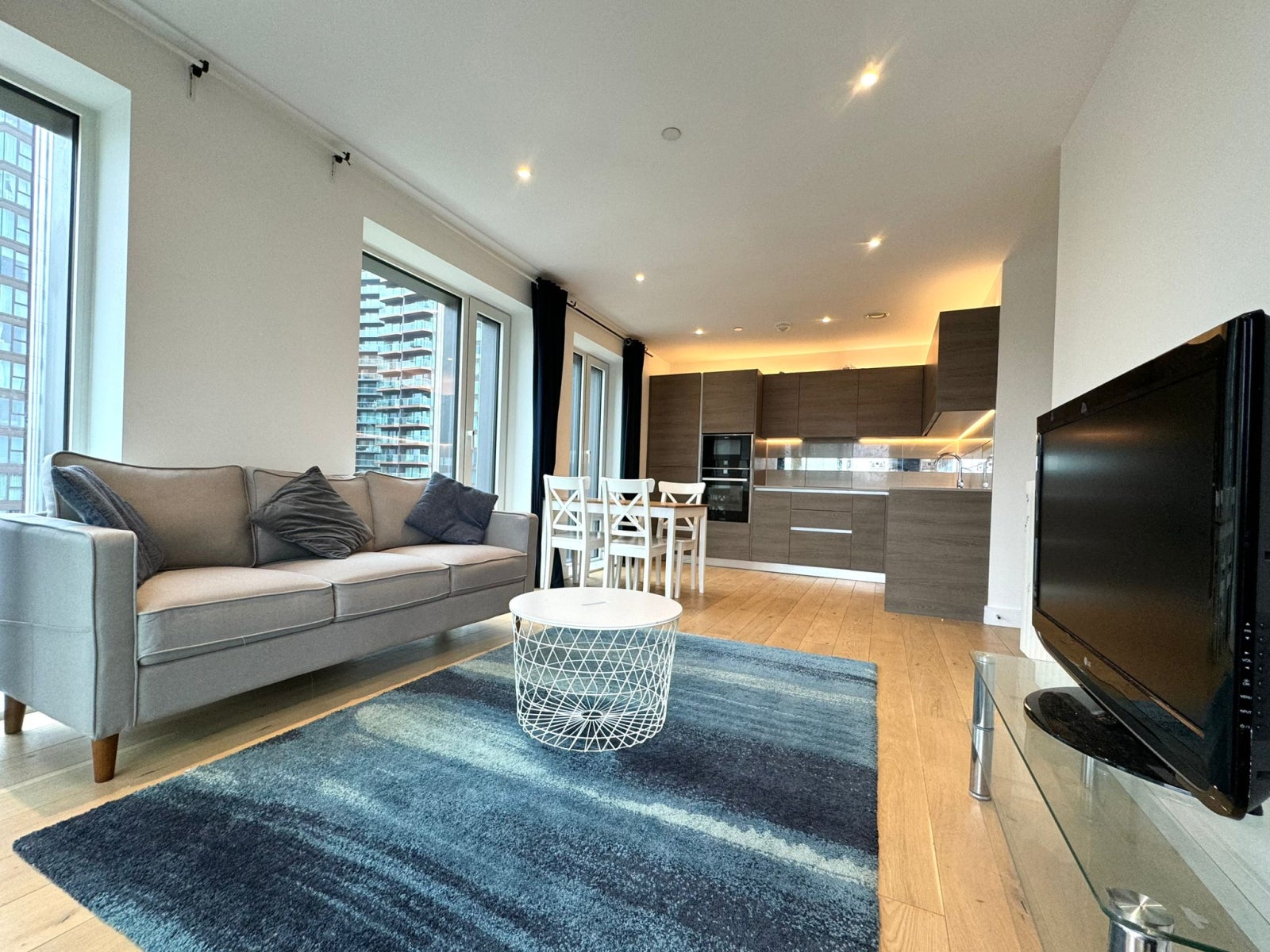 Flat Duke of Wellington Avenue in Greater London