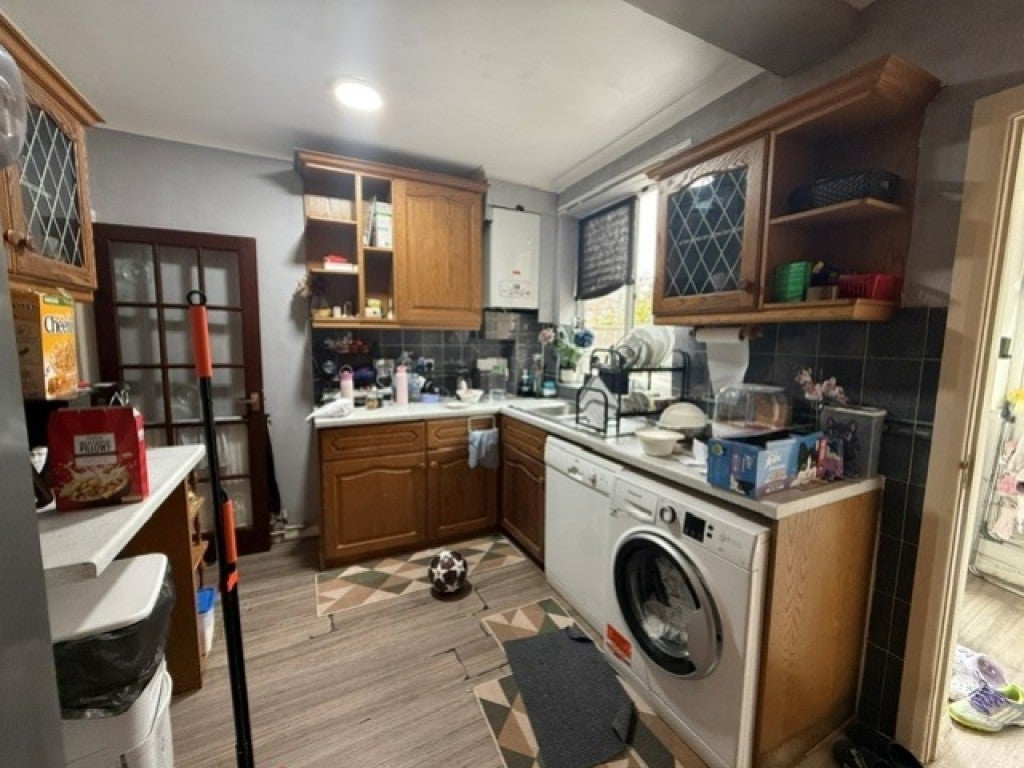 House Hawthorn Drive in Greater London