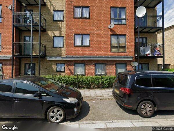 Flat Hirst Crescent in Greater London