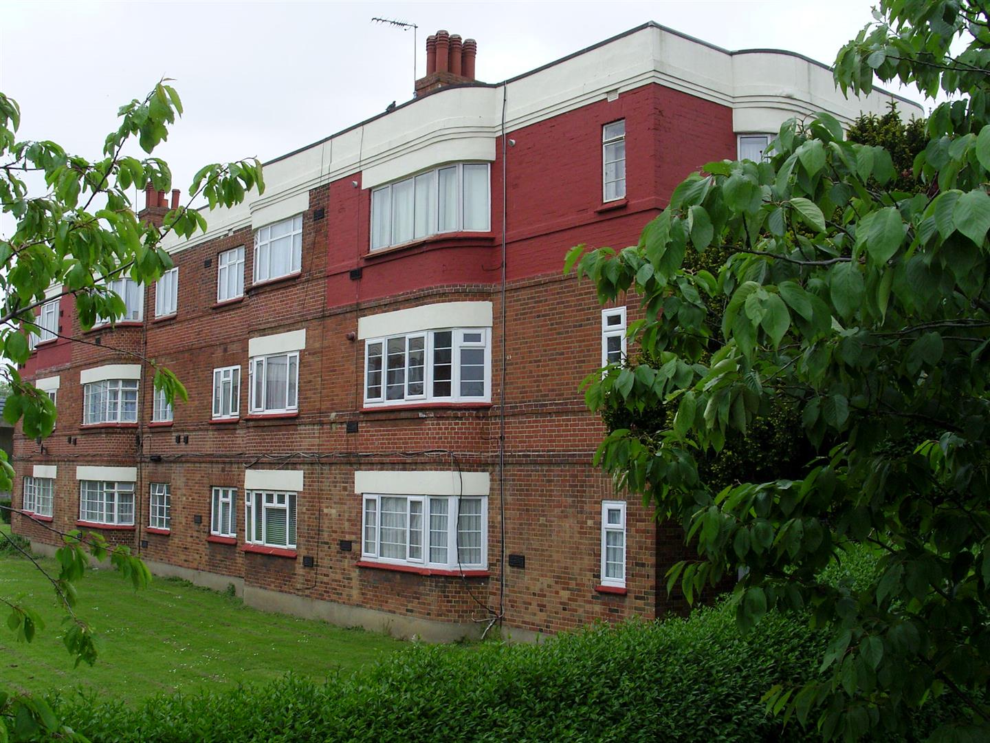 Flat Great North Way in Greater London