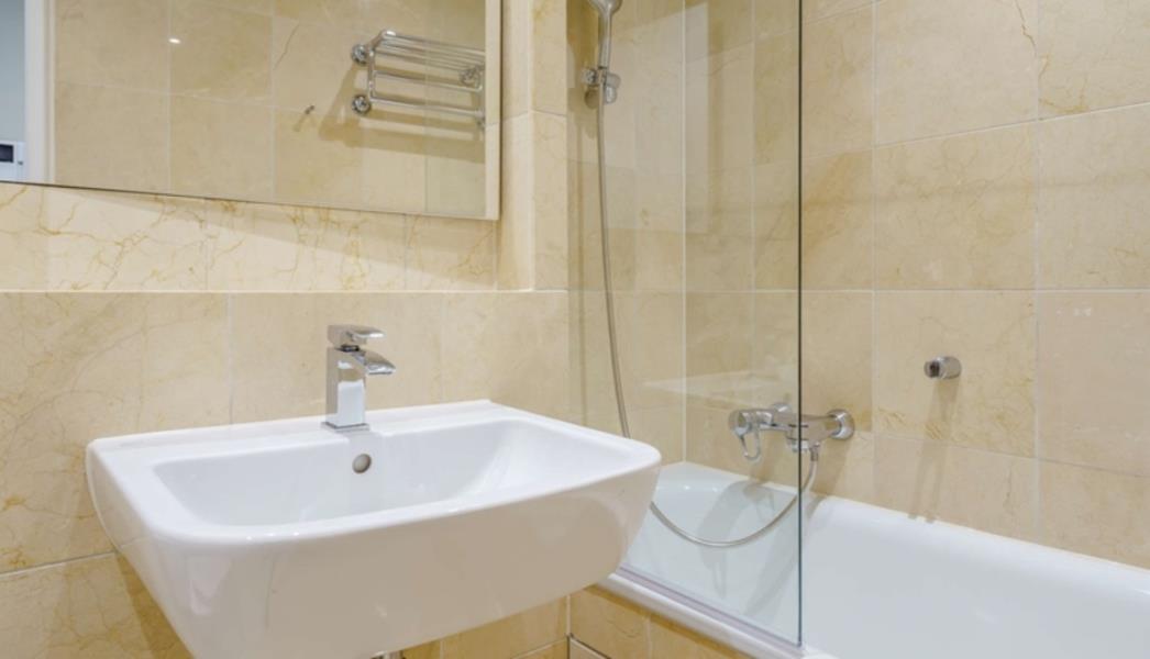 Flat Westferry Circus in Greater London
