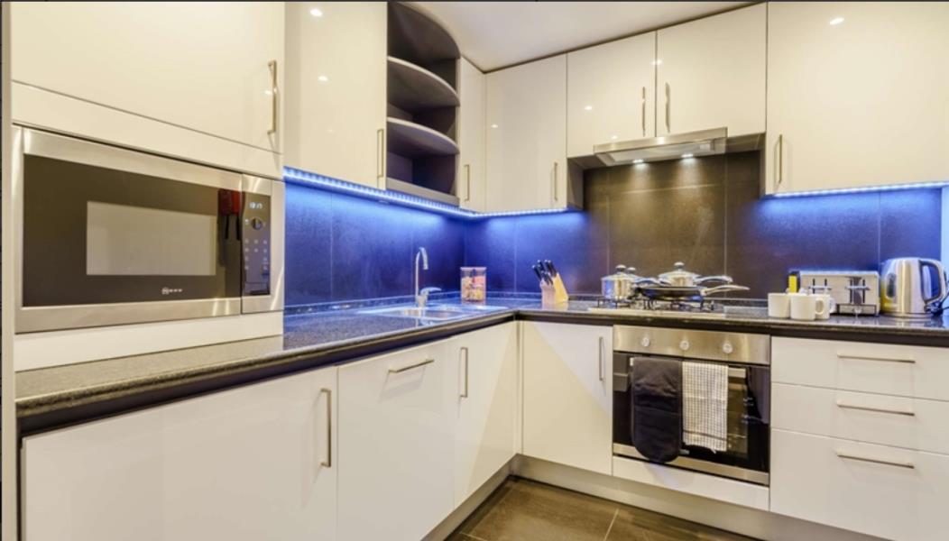 Flat Westferry Circus in Greater London