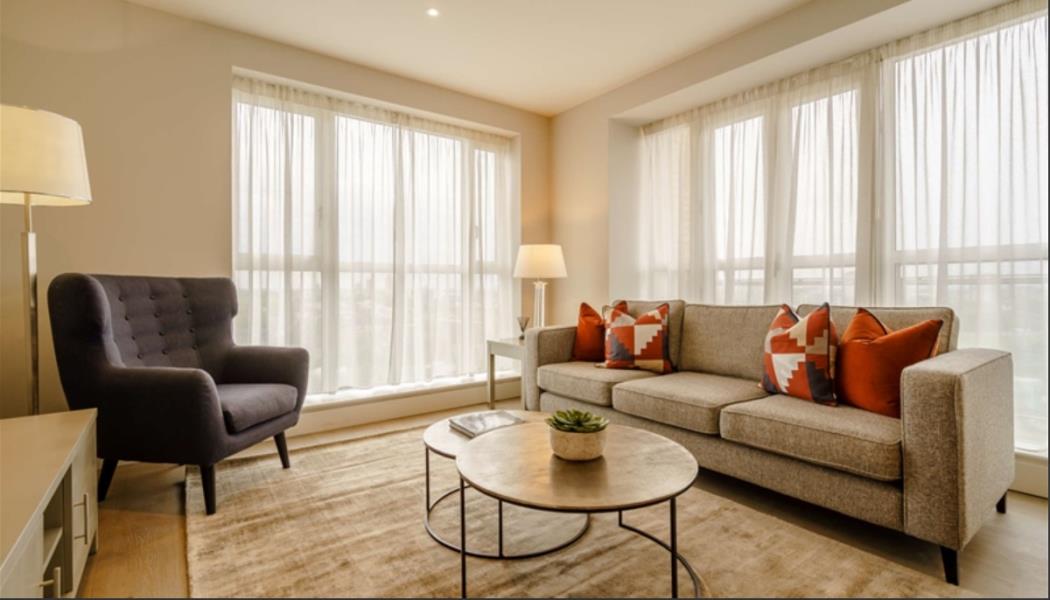 Flat Westferry Circus in Greater London
