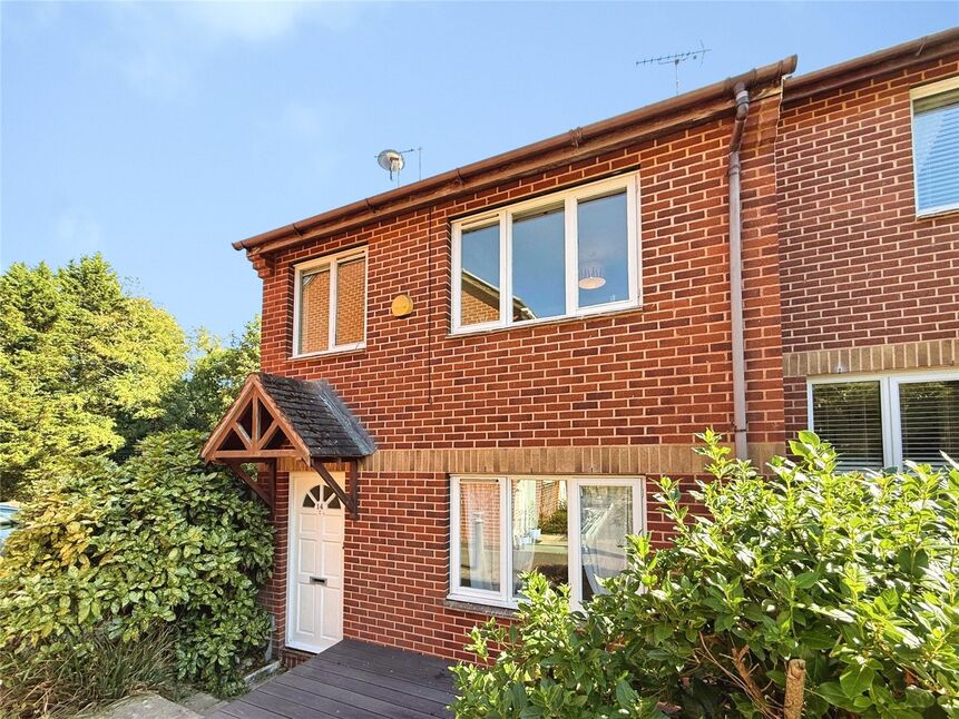 House Meadowbrook Close in Exeter