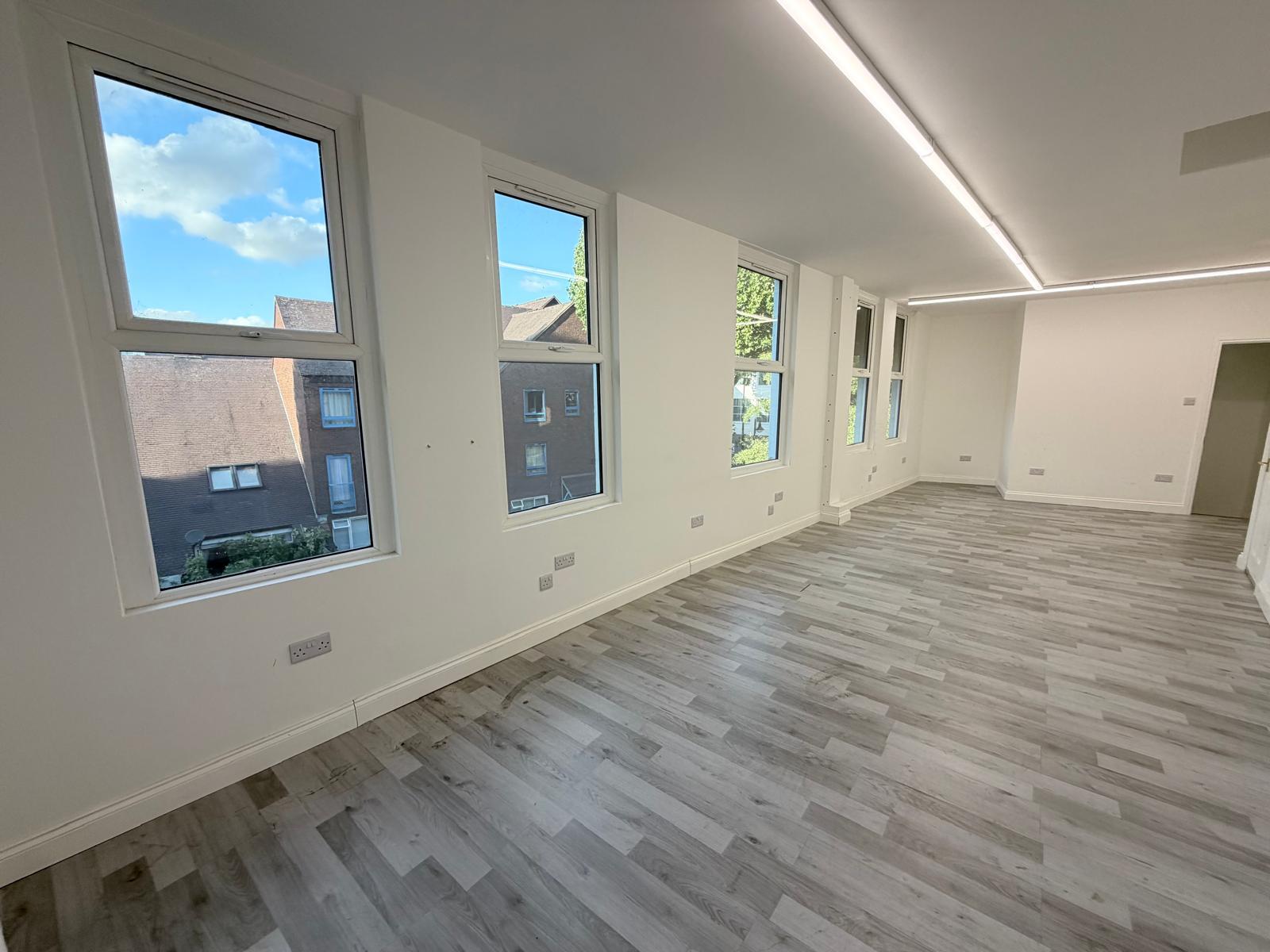 Flat Wentworth Street in Greater London