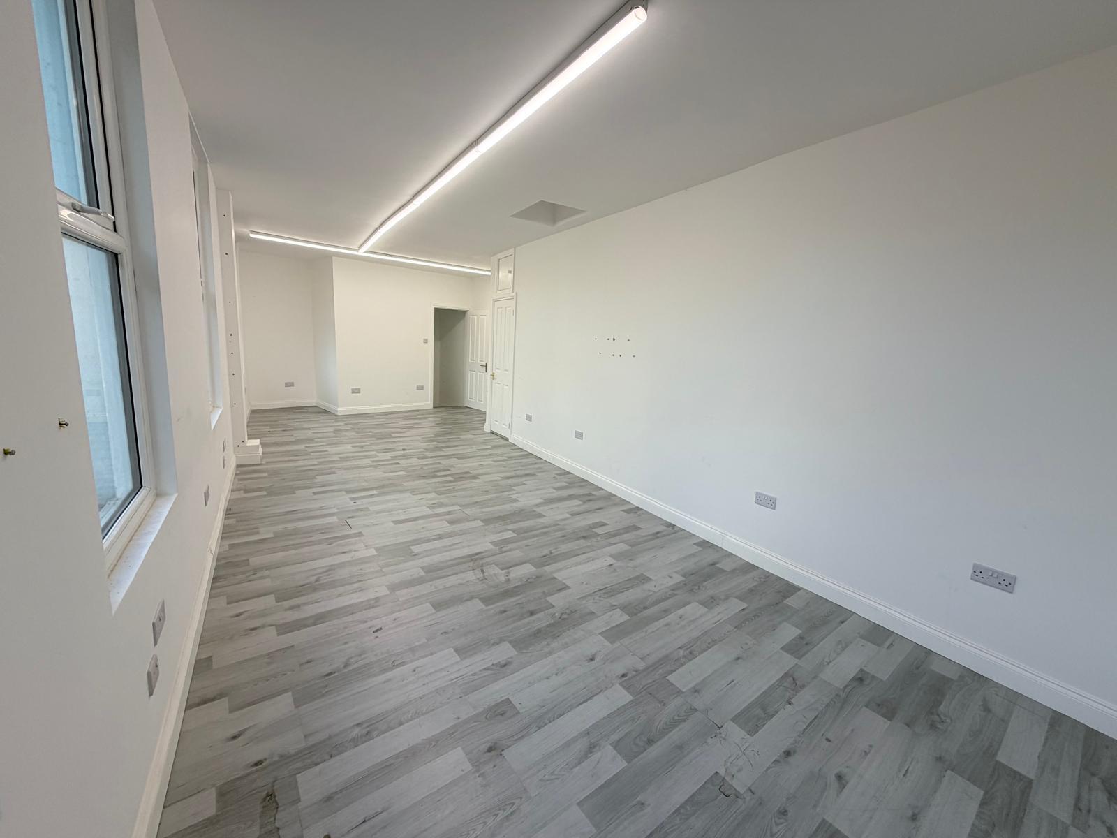 Flat Wentworth Street in Greater London