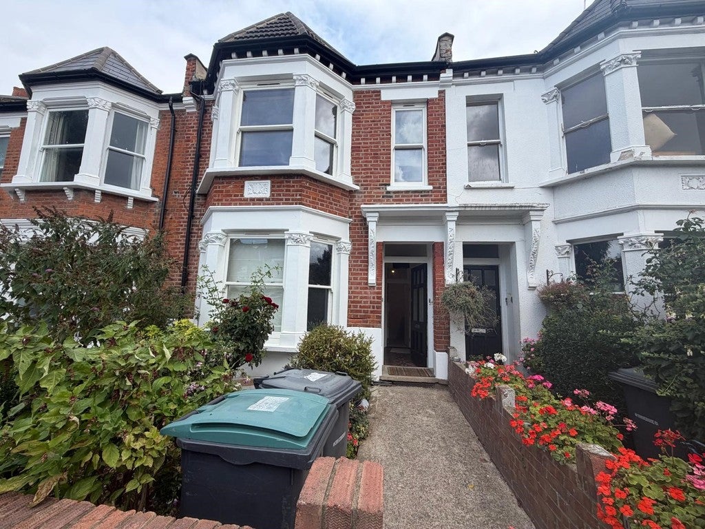 Flat Nelson Road in Greater London