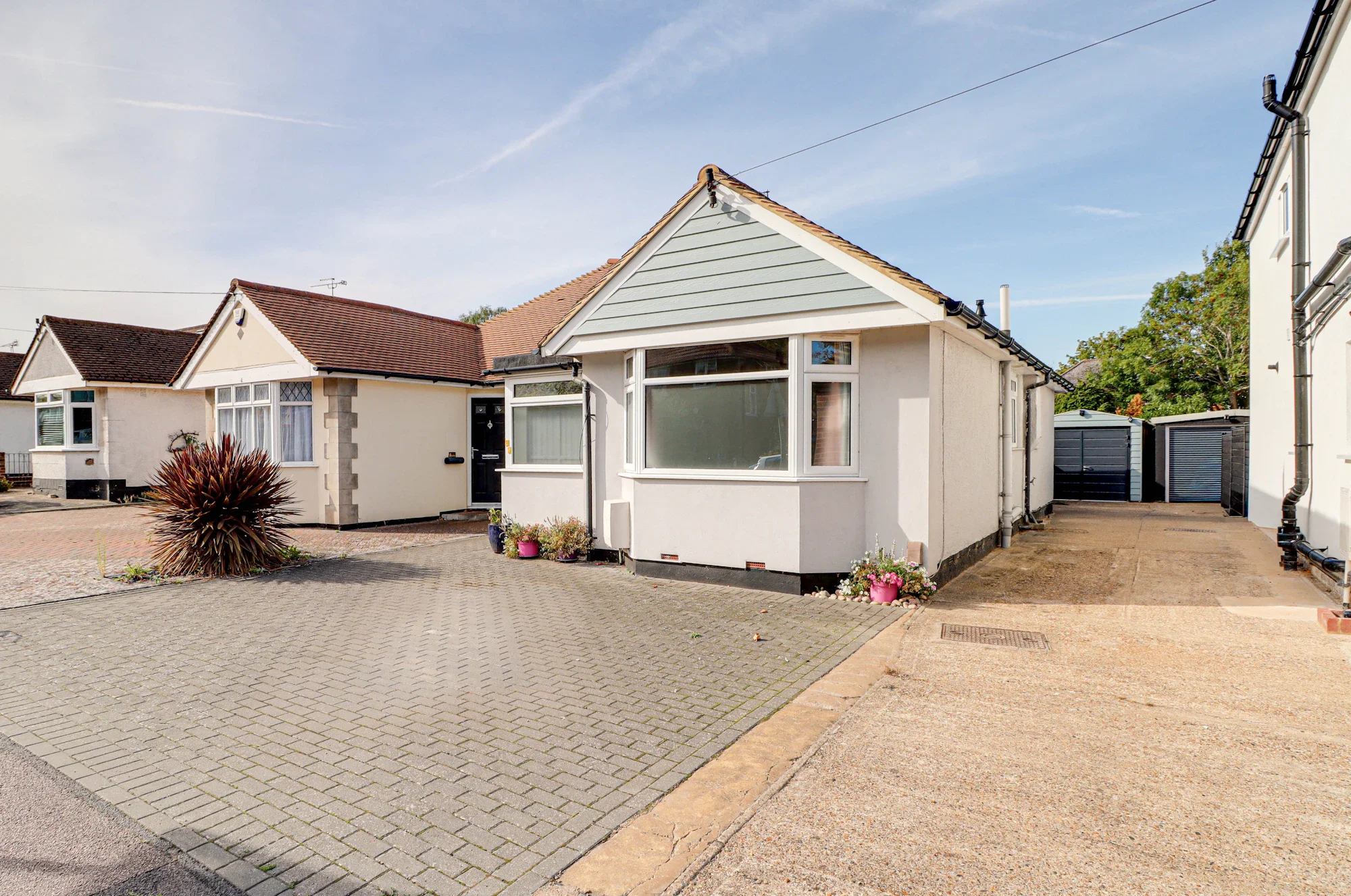 House Oakwood Drive in St Albans
