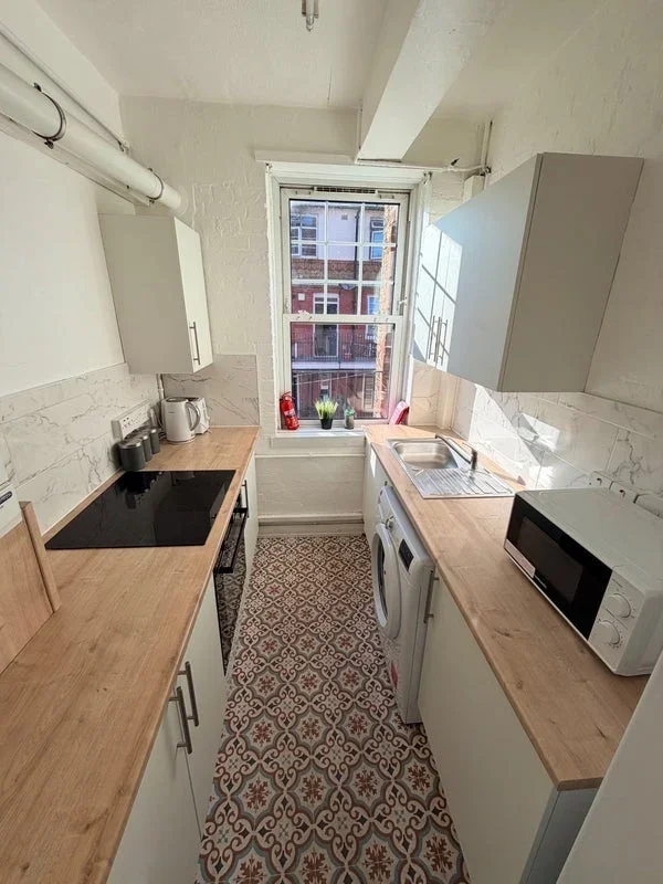 Room Leroy Street in Greater London