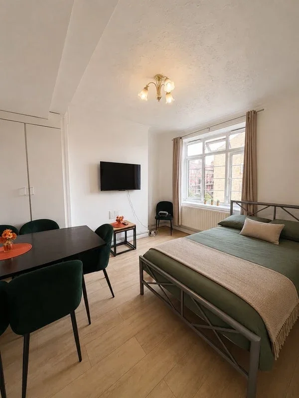 Room Leroy Street in Greater London
