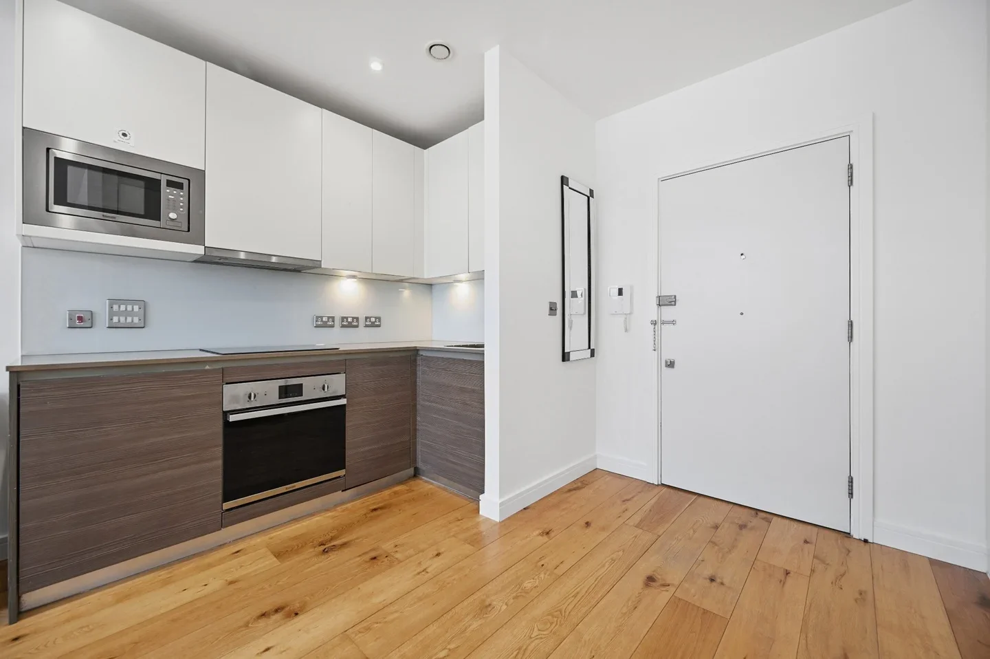 Flat Balfour Road in Greater London