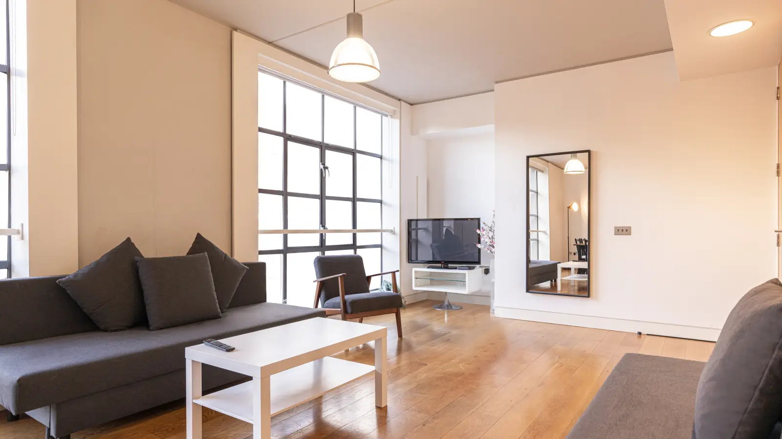 Flat Gatesborough Street in Greater London