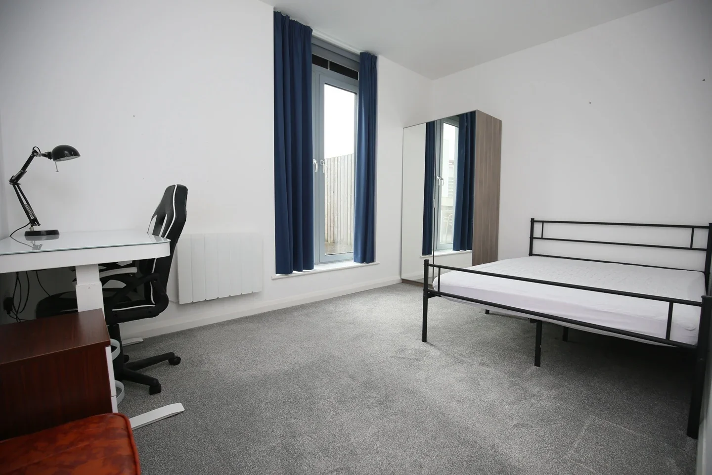 Flat Belgrade Square in Coventry