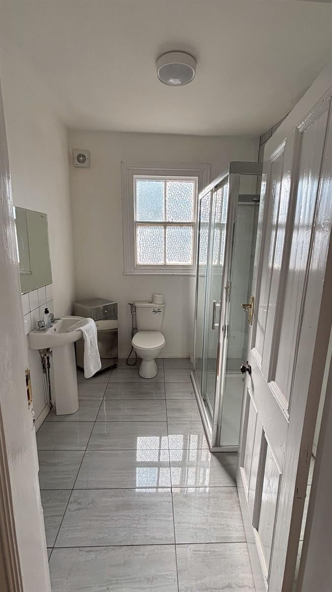 Room Westbourne Avenue in Hull