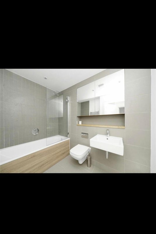 Room Hare Walk in Greater London
