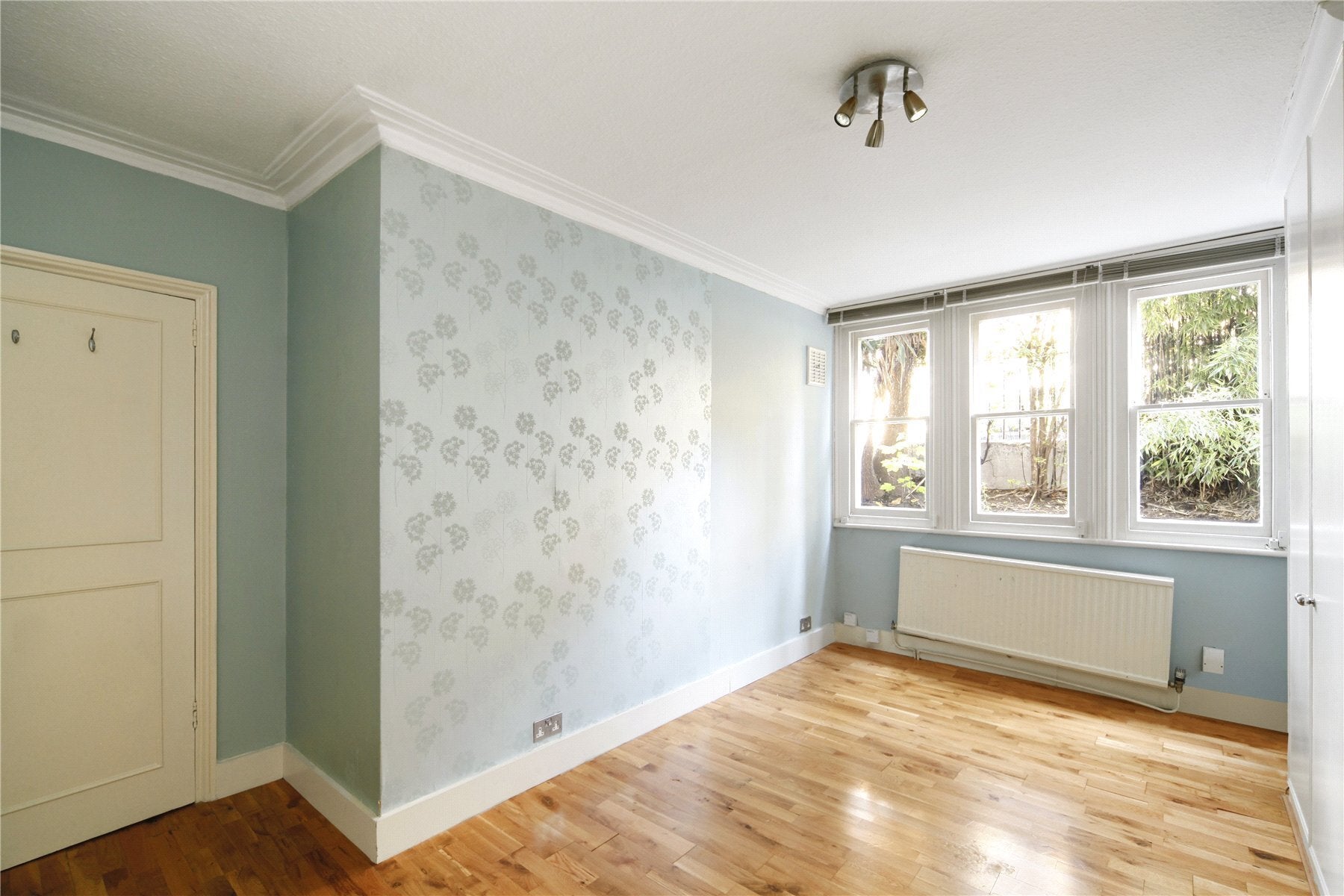 Flat Warriner Gardens in Greater London
