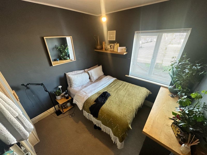 Room Prince of Wales Lane in Metropolitan Borough of Solihull