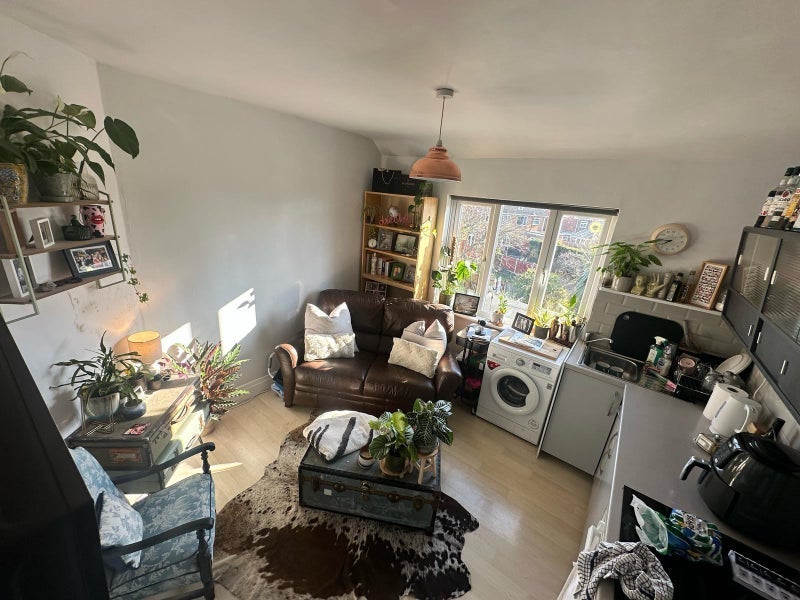 Room Prince of Wales Lane in Metropolitan Borough of Solihull