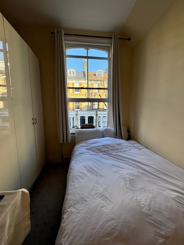 Room Stavordale Road in Greater London