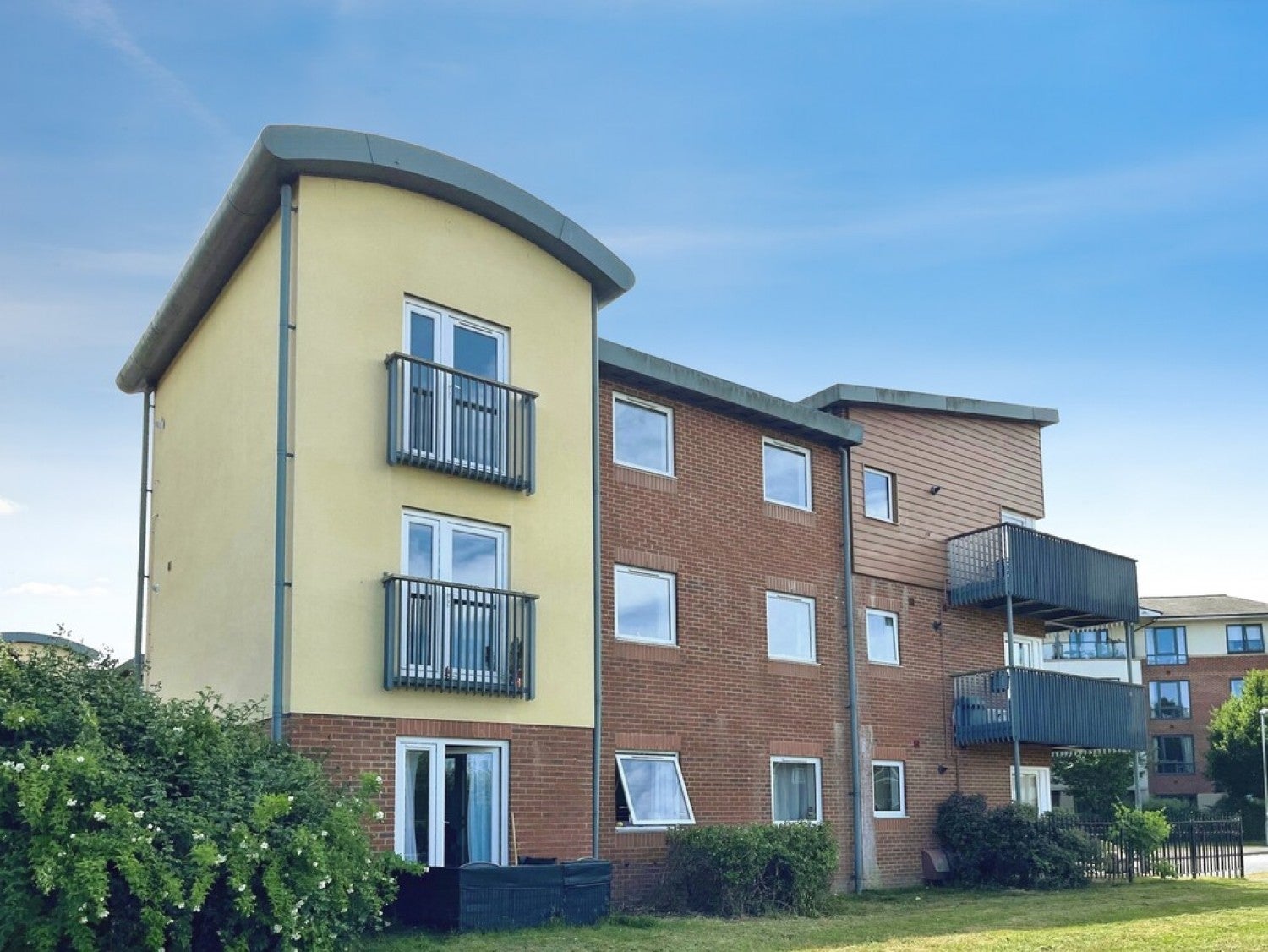 Flat St Oswalds Village in Gloucester