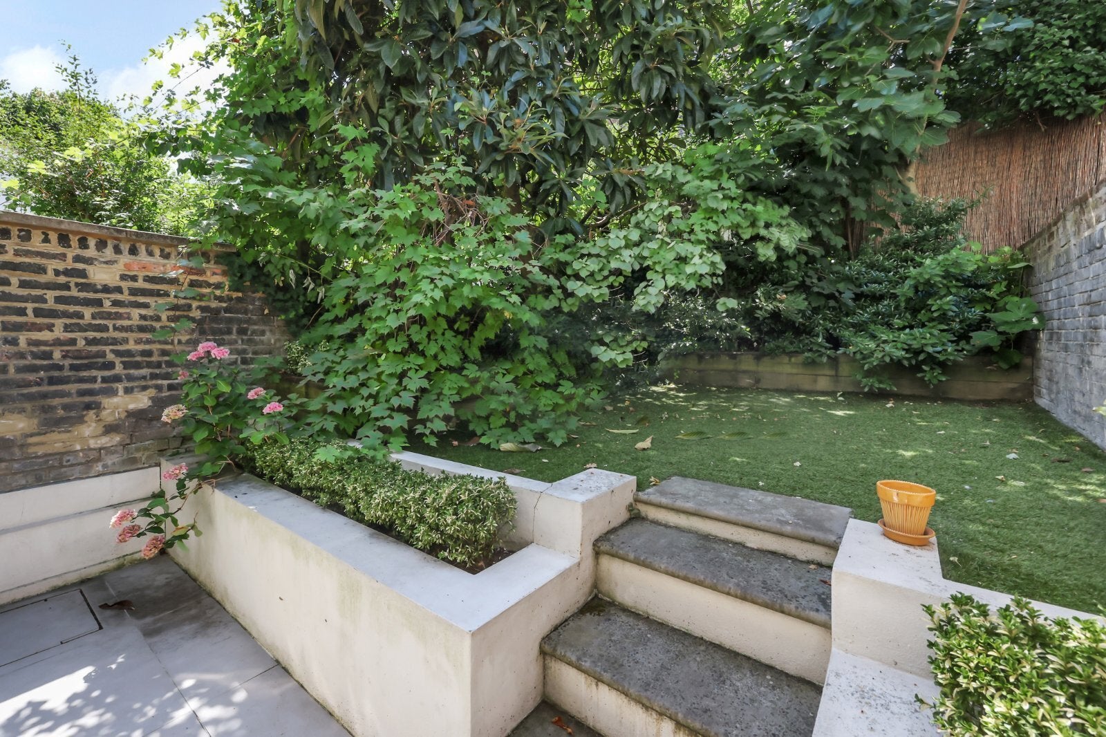 House Oval Road in Greater London