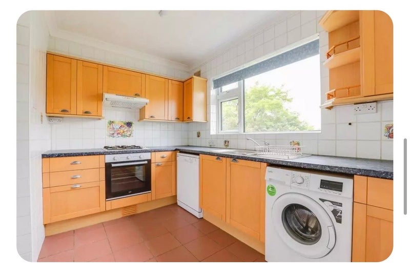 Room Rookwood Close in Cardiff