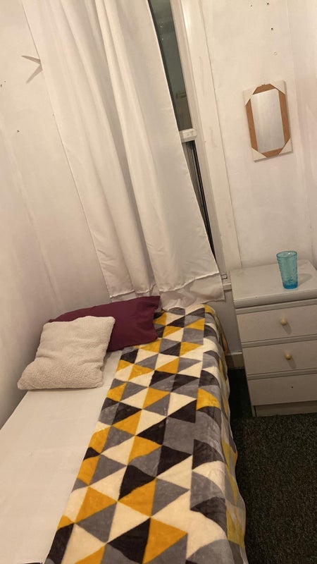 Room Francis Road in Greater London