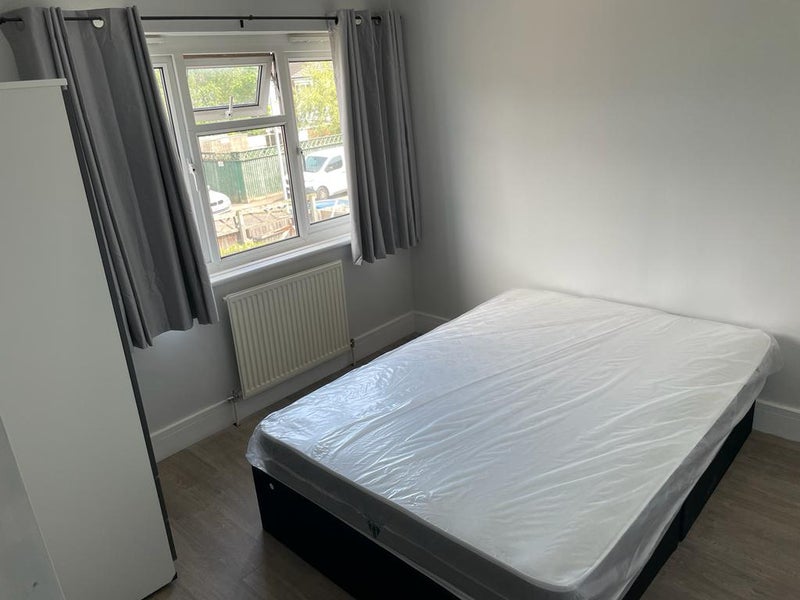 Room Valencia Croft / Morar Close in Birmingham