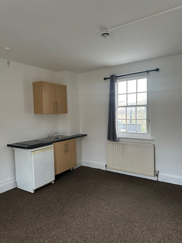 Room Orsman Road in Greater London