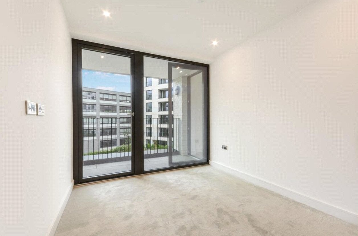 Flat Gorsuch Street in Greater London