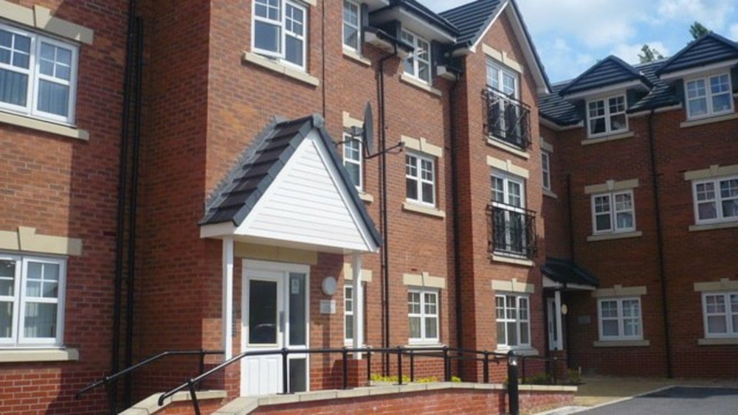 Flat Stone Cross Drive in Widnes