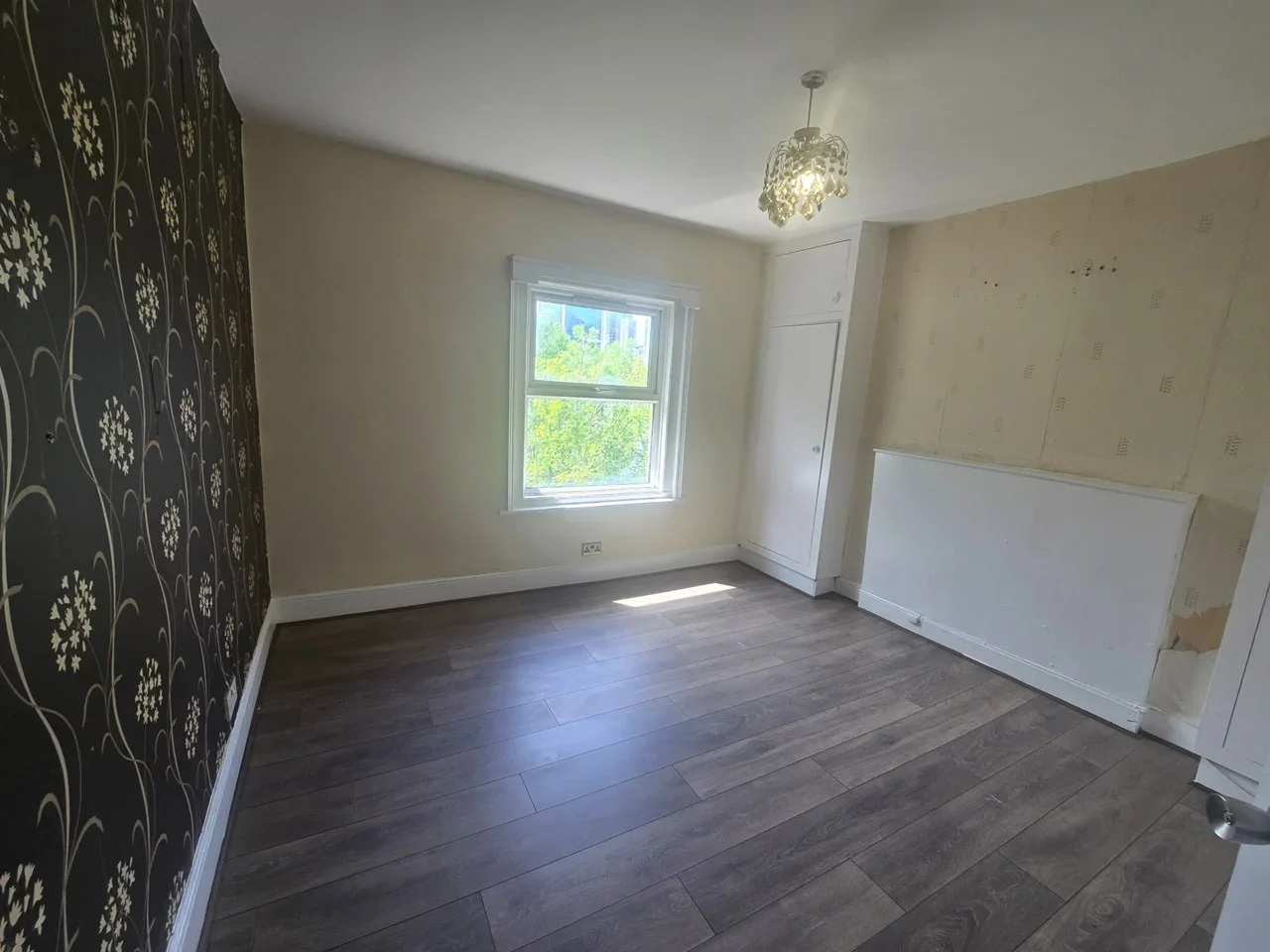 Flat Lower Addiscombe Road in Greater London