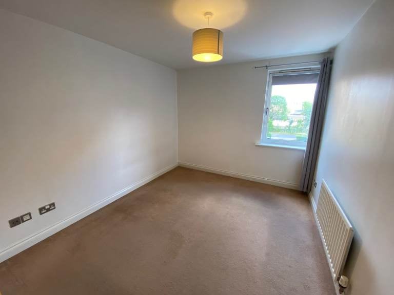 Flat Minerva Way in Glasgow