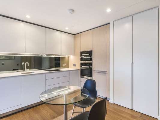 Flat Lillie Square in Greater London