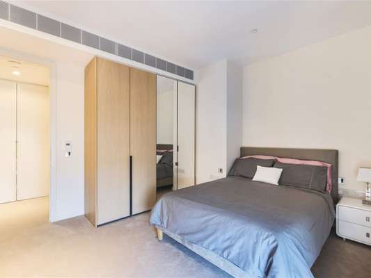 Flat Lillie Square in Greater London