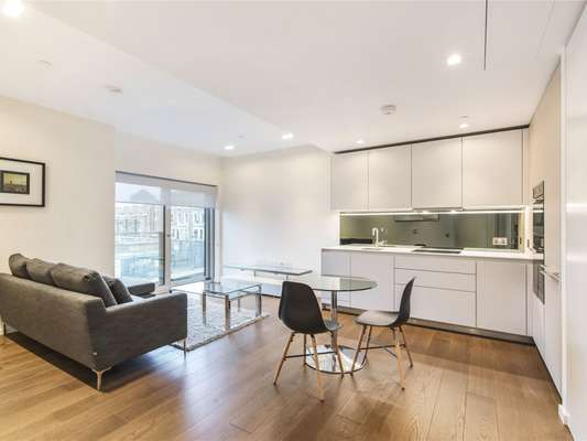 Flat Lillie Square in Greater London