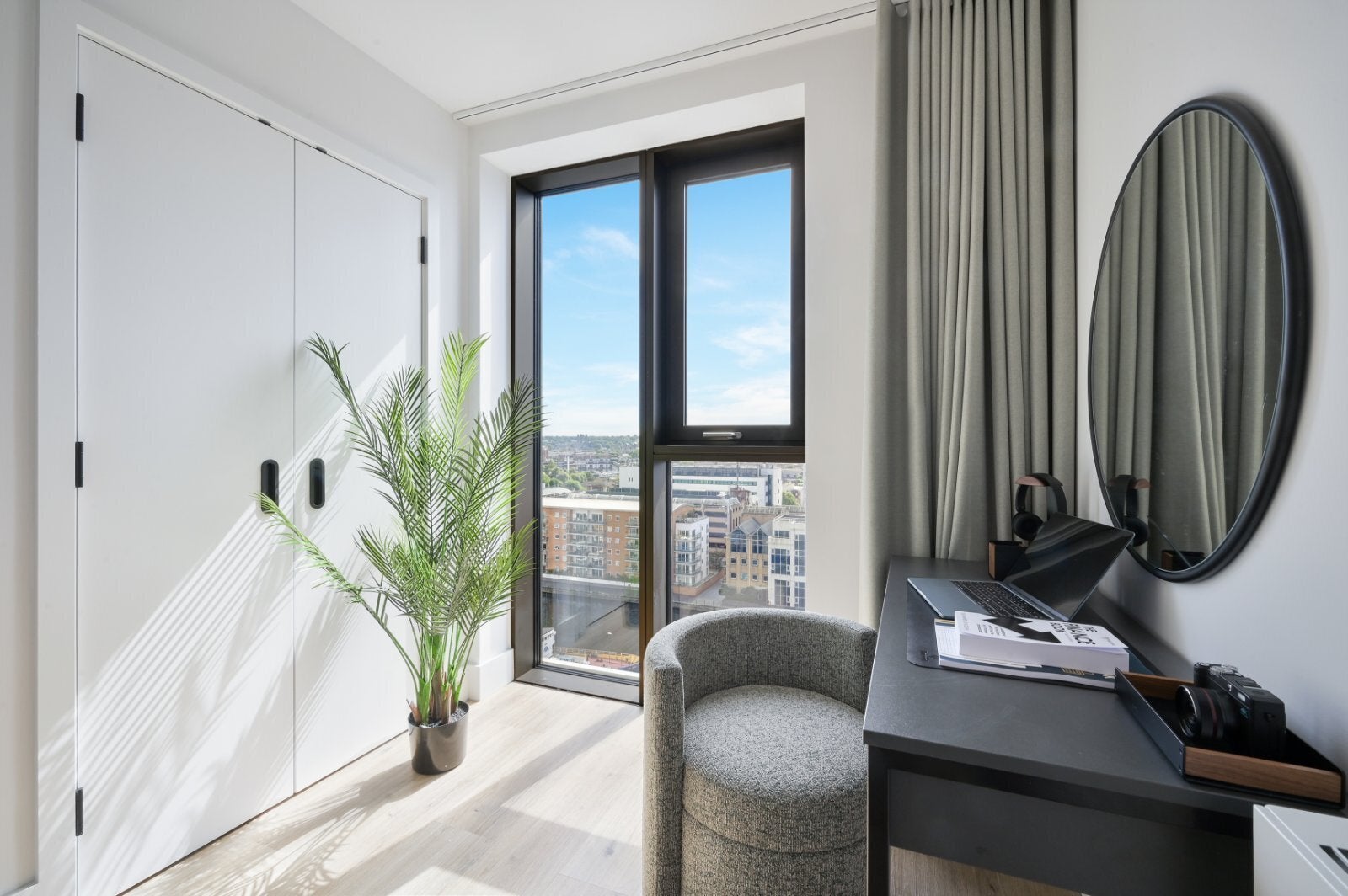 Flat Charter Street in Greater London