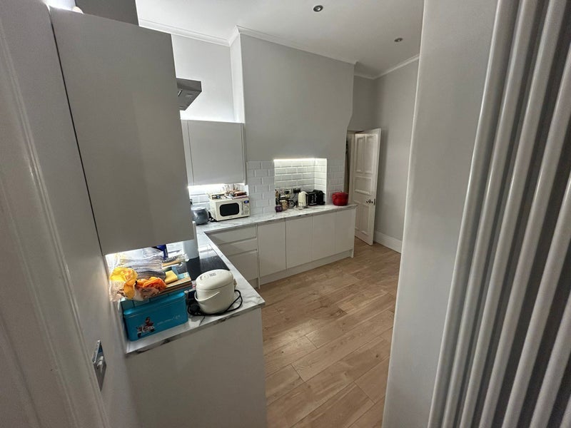 Room Fitz-George Avenue in Greater London