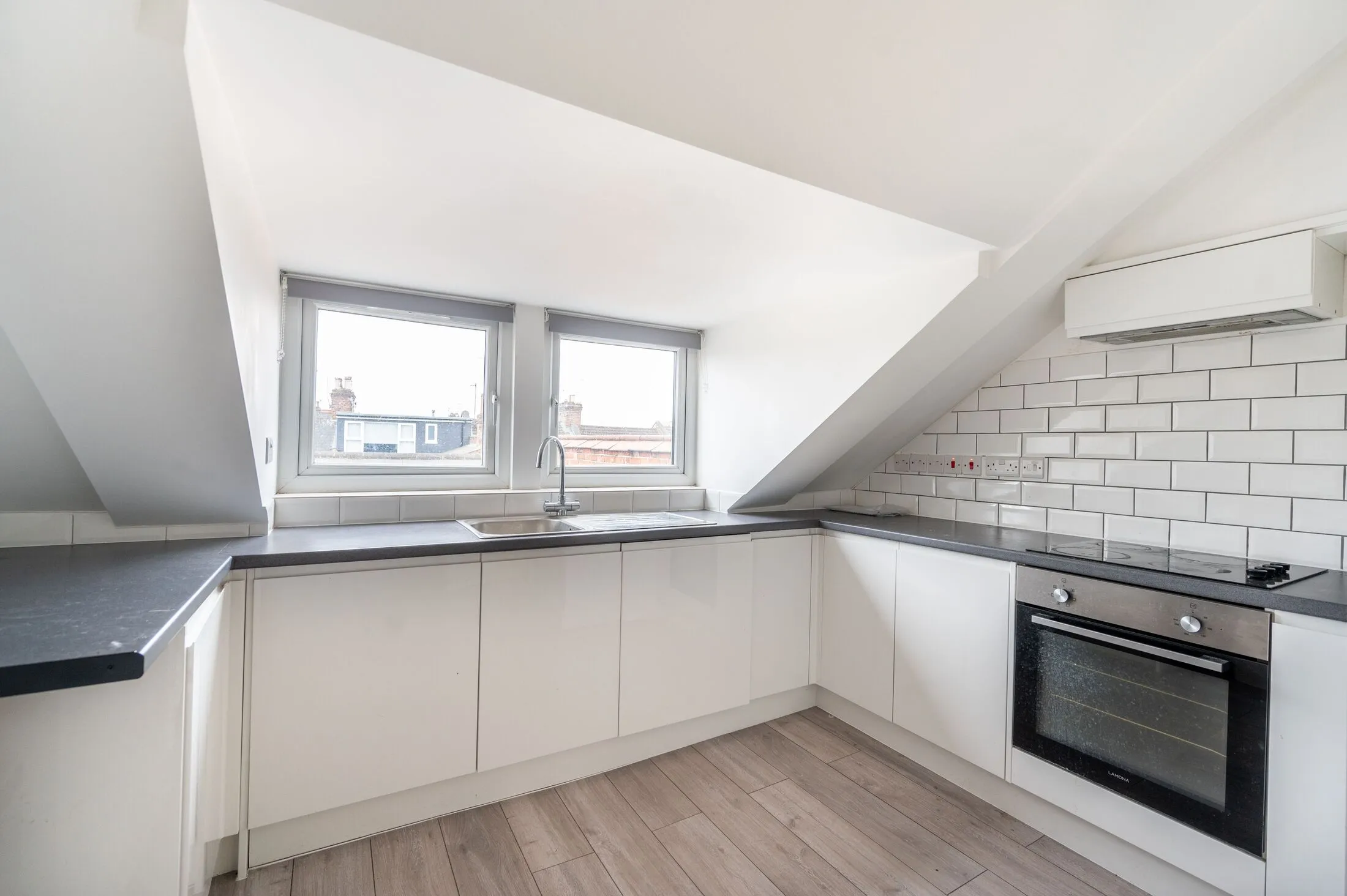 Flat Deacon Road in Greater London