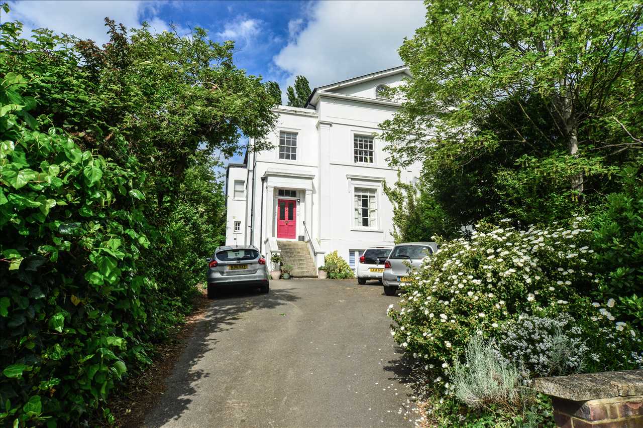 Flat Lee Park in Greater London
