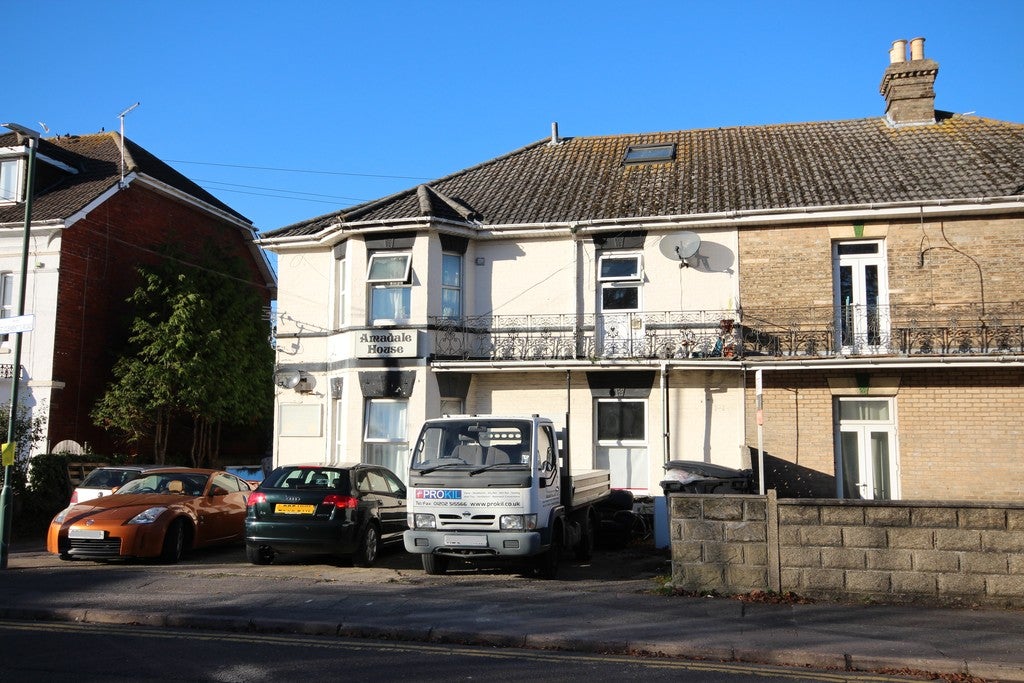 Flat St Clements Road in Poole
