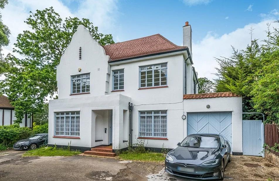 Flat Dulwich Wood Park in Greater London