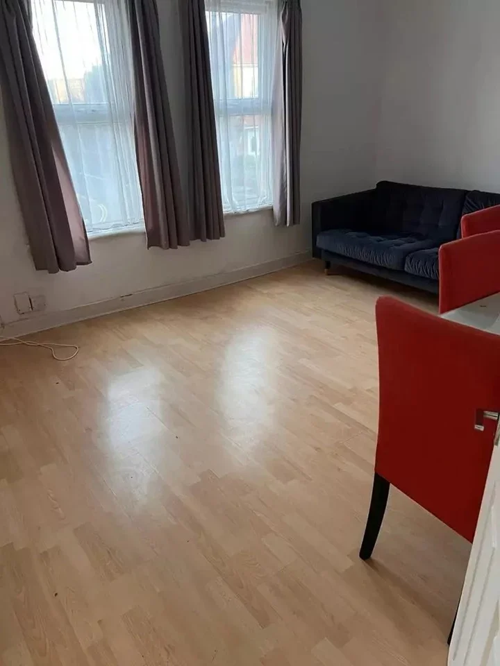Flat New Road in Greater London