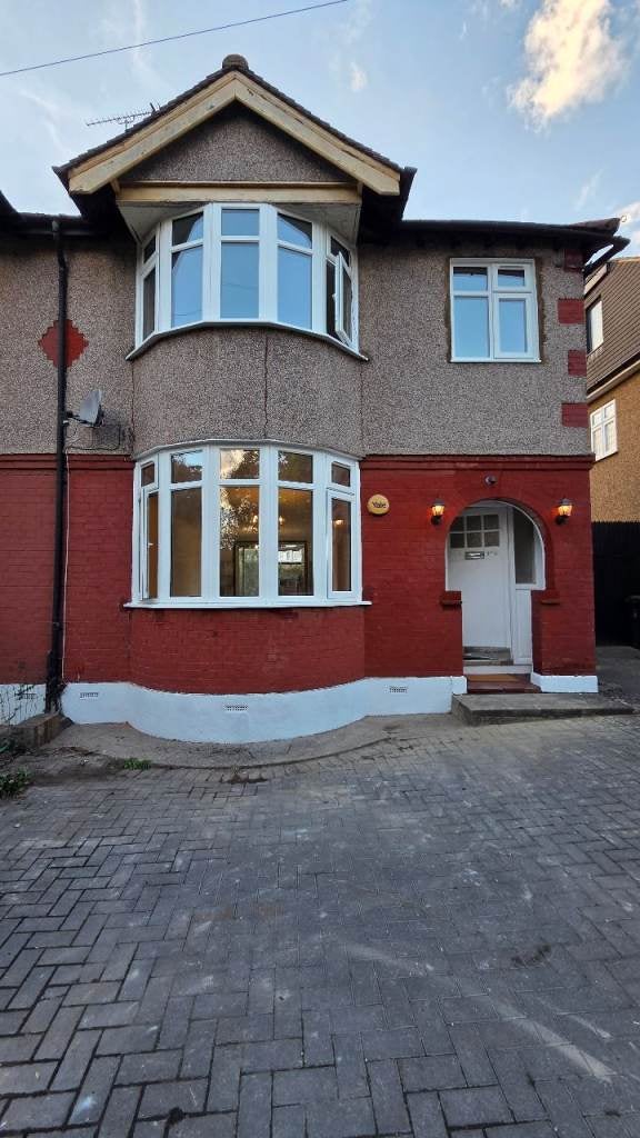 House Larkshall Road in Greater London