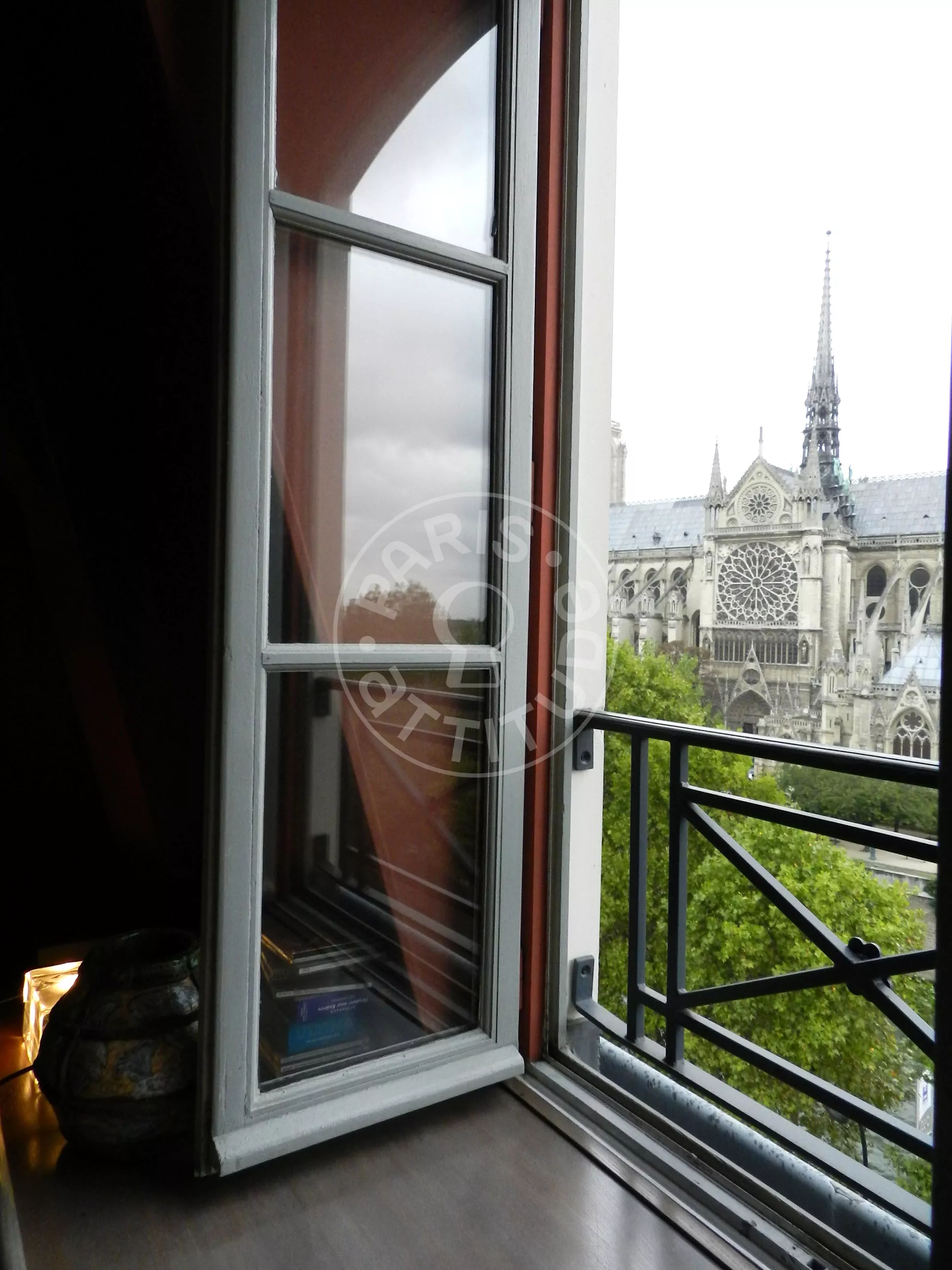 Flat Rue des Grands Degrés in Paris